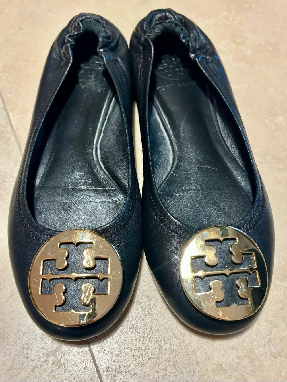 Tory Burch Minnie Black Leather Ballet Flats with Gold Logo Medallion size 5
